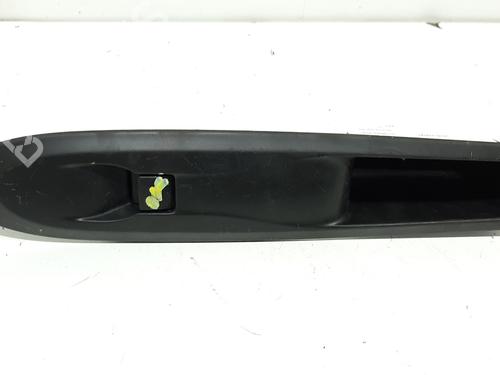 Used Right front window switch Right front window switch CITROËN C4 II (NC_) [2009-2026] 8385294 8385294
