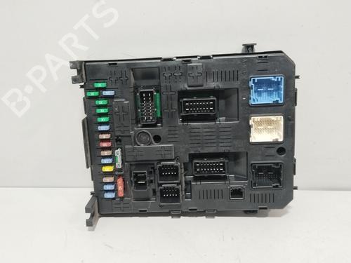 Used Fuse box Fuse box PEUGEOT 5008 (0U_, 0E_) 2.0 HDi 150 / BlueHDi 150 (150 hp) 39623744 39623744