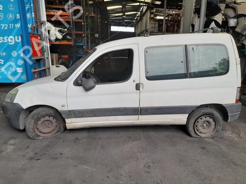Grille CITROËN BERLINGO / BERLINGO FIRST Box Body/MPV (M_) 1.9 D 70 (MBWJZ, MCWJZ) | BP17642944C40 