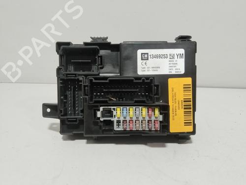 Used Fuse box Fuse box OPEL MERIVA B MPV (S10) 1.4 (75) (100 hp) 39201444 39201444
