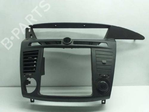 Used Middle console Middle console SSANGYONG RODIUS I 2.7 Xdi (163 hp) 11682899 11682899