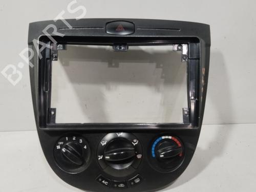 Used Climate control CHEVROLET LACETTI (J200) 2.0 D (121 hp) 30135171