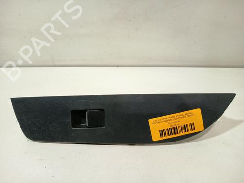 Used Right front window switch Right front window switch TOYOTA COROLLA Estate (_E21_) 1.8 Hybrid (ZWE211) (98 hp) 33977072 33977072