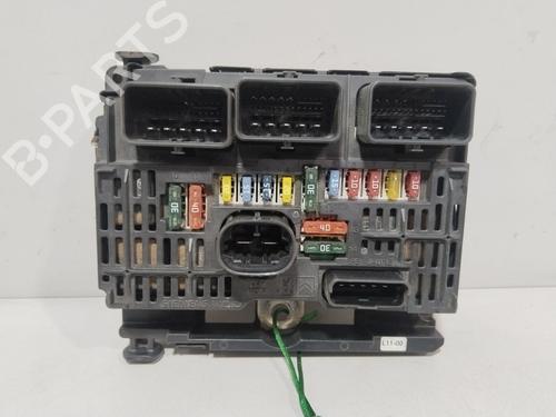 Used Fuse box CITROËN C4 I (LC_) 2.0 HDi (136 hp) 31992893