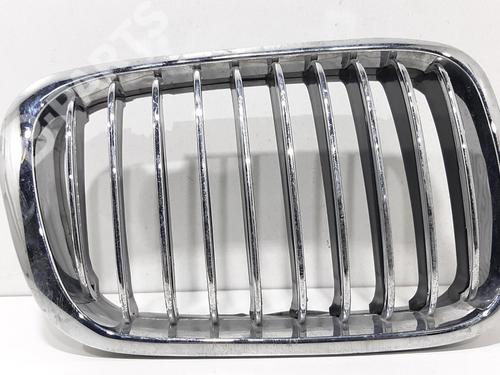 Used Grille BMW 3 (E46) 328 i (193 hp) 8669562
