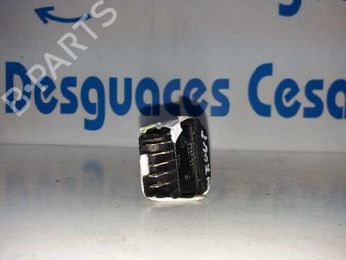 Used Right front window switch Right front window switch CITROËN XSARA (N1) 2.0 HDi 90 (90 hp) 5172420 5172420