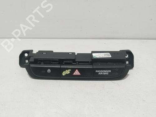 Used Warning switch Warning switch KIA CEED Sportswagon (CD) 1.6 CRDi 136 (136 hp) 39728279 39728279