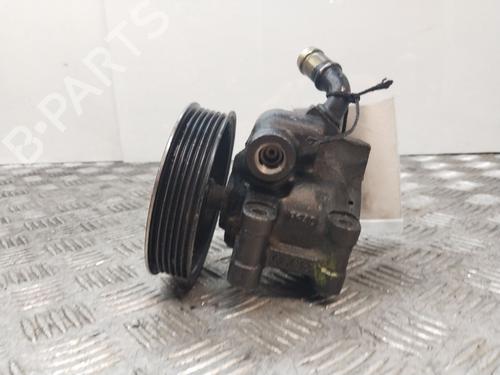 Used Steering pump FORD FIESTA V (JH_, JD_) [2001-2014]  18158388