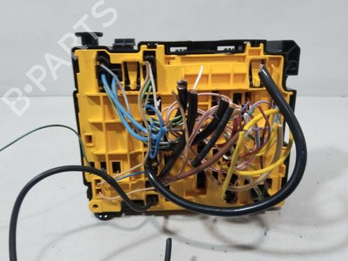 Fuse box OPEL CORSA F (P2JO) 1.2 (68) | BP32213315E1