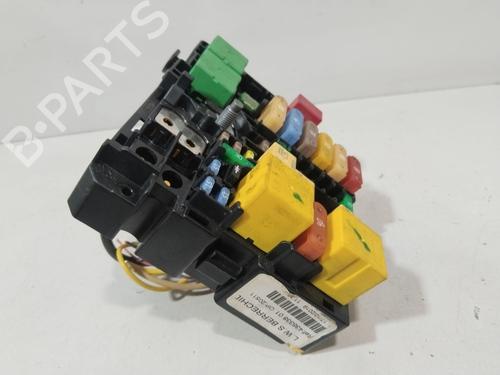 Fuse box OPEL CORSA F (P2JO) 1.2 (68) | BP32213315E1