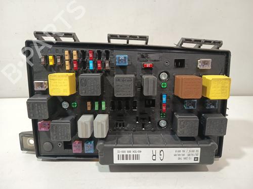 Used Fuse box Fuse box OPEL ASTRA H (A04) 1.7 CDTI (L48) (100 hp) 33216888 33216888