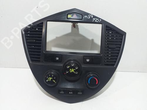 Used Climate control KIA CARENS II MPV (FJ) 1.6 (105 hp) 13366647