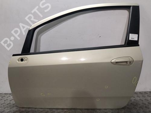 Used Left front door FIAT GRANDE PUNTO (199_) 1.4 (199AXB11, 199AXB1A, 199BXB1A, 199AXL1A) (77 hp) 9558194