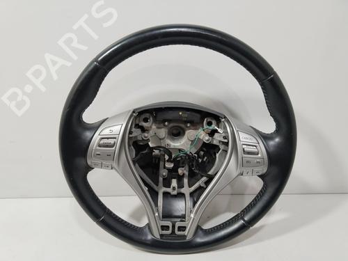 Used Steering wheel NISSAN QASHQAI II SUV (J11, J11_) 1.2 DIG-T (115 hp) 28293392