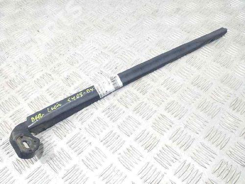 Used Front windshield wiper arm SEAT LEON (1P1) [2005-2013]  5199612