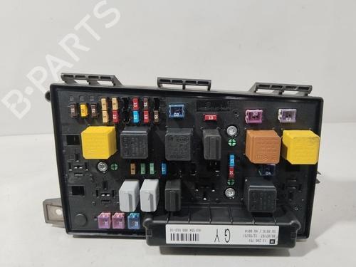 Used Fuse box OPEL ASTRA H GTC (A04) 1.6 (L08) (105 hp) 30625978