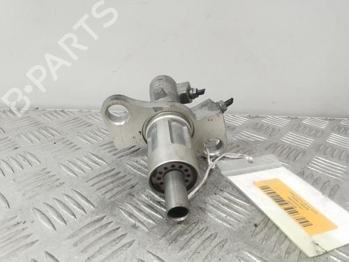 brake-master-cylinder-audi-a4-b7-avant-8ed-2004-2005-2006-2007-2008-39246291 main image