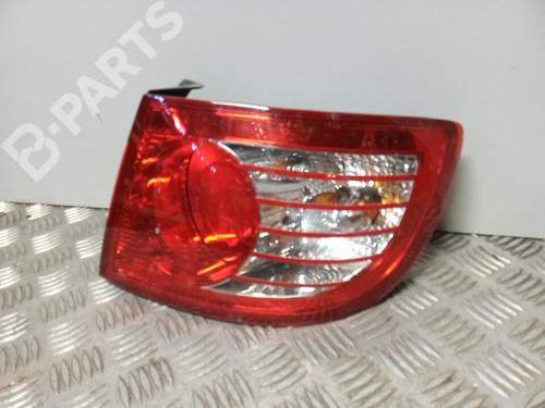Right taillight HYUNDAI ELANTRA III Saloon (XD) 2.0 CRDi | BP9278886C35 