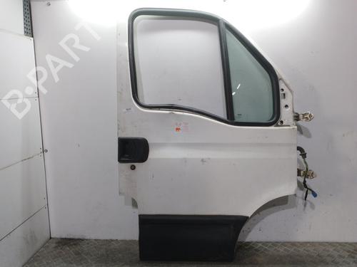 Used Right front door IVECO DAILY III Van 35 C 12 V, 35 S 12 V (AGKA43A2, AGKB43A2, AGKB46A2,... (116 hp) 15498582