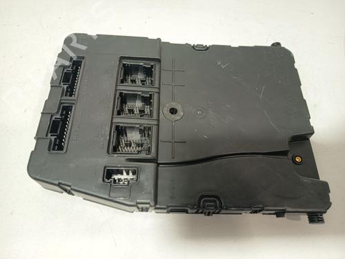 Used Fuse box Fuse box 37640300 37640300