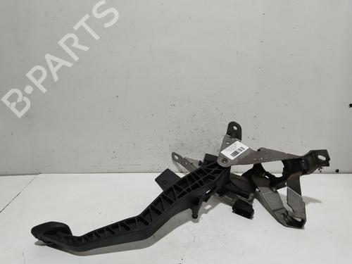 Used Clutch pedal FORD TOURNEO CONNECT / GRAND TOURNEO CONNECT V408 MPV [2013-2025]  23538043