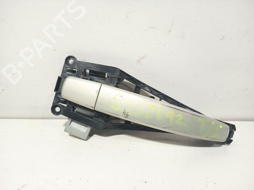 Venstre bagtil udvendigt håndtag Venstre bagtil udvendigt håndtag 38331164 38331164