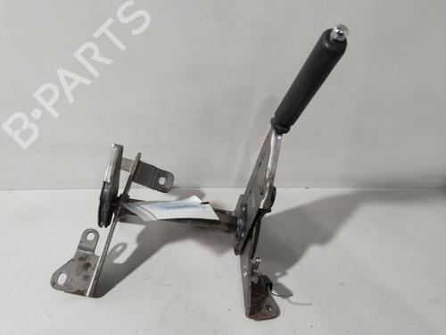 Handbremse für NISSAN PATHFINDER III (R51) 2.5 dCi 4WD (171 hp) 31251365