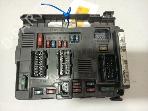 Used Fuse box Fuse box 37640304 37640304