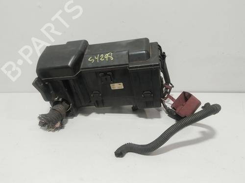 Used Fuse box Fuse box 38752285 38752285
