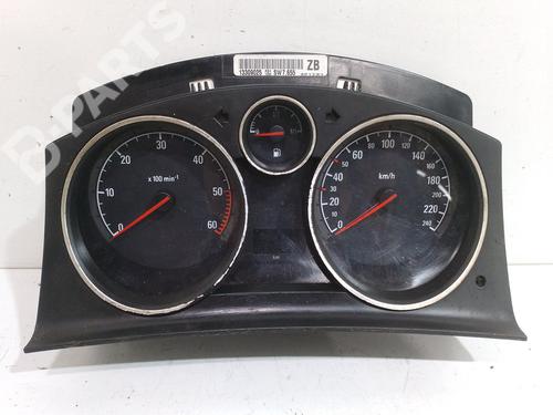 Used Instrument cluster OPEL ZAFIRA / ZAFIRA FAMILY B (A05) [2005-2019]  10648692