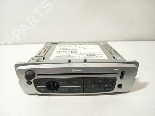 radio-renault-megane-iii-hatchback-bz01_-b3_-2008-36645297 main image