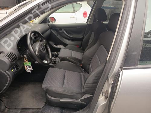 Left taillight SEAT LEON (1M1) 1.6 16 V | BP38987617C34  - Image 6