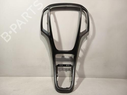 Console centrale OPEL ASTRA J (P10) 1.6 (68) (115 hp) 32329179