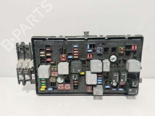 Used Fuse box Fuse box 38702708 38702708