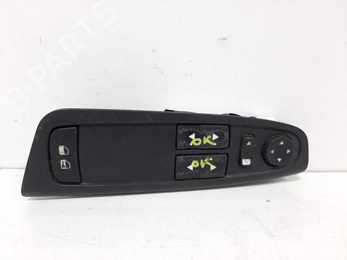 Used Left front window switch Left front window switch FIAT STILO (192_) 1.9 JTD (192_XE1A) (115 hp) 6585947 6585947