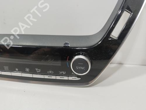 Climate control TOYOTA COROLLA Saloon (_E21_) 1.8 VVTi Hybrid (ZWE211, MZEA12) | BP28134136I5 