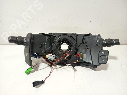 switch-renault-clio-iii-br01-cr01-2005-2006-2007-2008-2009-2010-2011-2012-2013-2014-38542281 main image