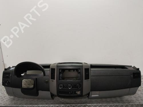 Used Dashboard MERCEDES-BENZ SPRINTER 3,5-t Van (B906) 310 CDI (906.631, 906.633, 906.635, 906.637) (95 hp) 28193602