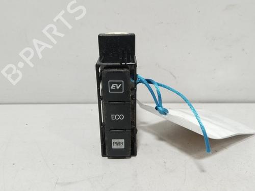 switch-toyota-prius-plus-_w4_-2011-39962474 main image
