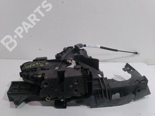 Front right lock VOLVO V50 (545) 2.0 D (136 hp) 31253658 | 10 | PINES