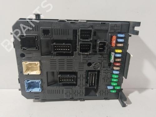 Used Fuse box PEUGEOT 5008 (0U_, 0E_) 1.6 16V (120 hp) 31046097