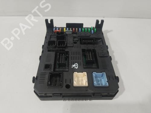 Used Fuse box Fuse box PEUGEOT 5008 (0U_, 0E_) 2.0 HDi 150 / BlueHDi 150 (150 hp) 28950911 28950911