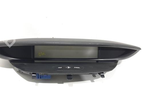 Used Instrument cluster CITROËN C4 Coupe (LA_) [2004-2013]  8275637