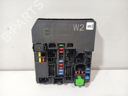 Used Fuse box Fuse box 37198761 37198761