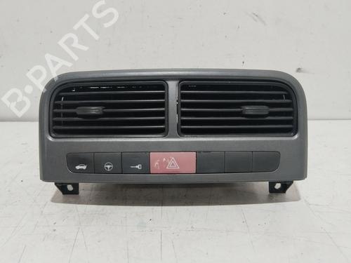 Used Air vent FIAT GRANDE PUNTO (199_) 1.4 16V (199BXG1B, 199AXG1B) (95 hp) 18459608