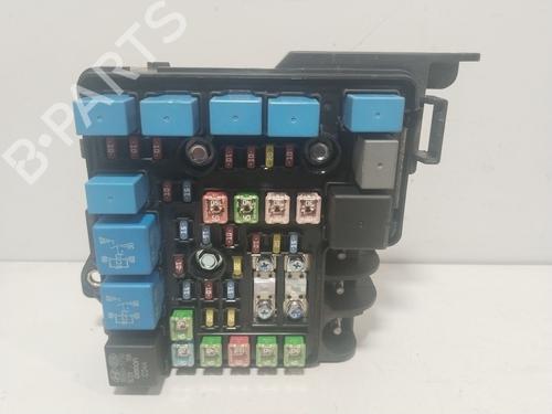 Used Fuse box Fuse box 37425277 37425277