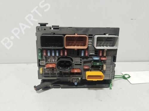 Used Fuse box Fuse box PEUGEOT 308 I (4A_, 4C_) 1.6 16V (120 hp) 39009871 39009871