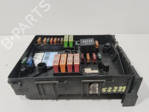 Used Fuse box VW GOLF V (1K1) 2.0 TDI (170 hp) 28163275