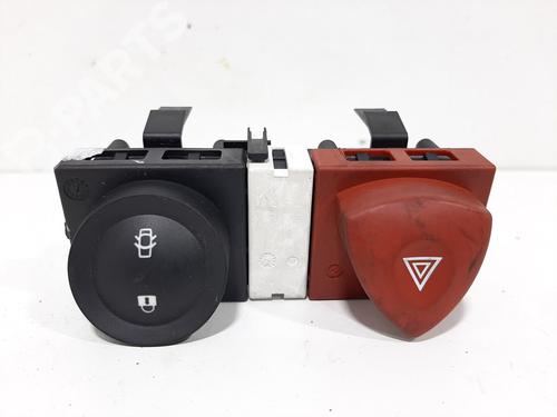 Used Warning switch RENAULT MEGANE II (BM0/1_, CM0/1_) [2001-2012]  7121010
