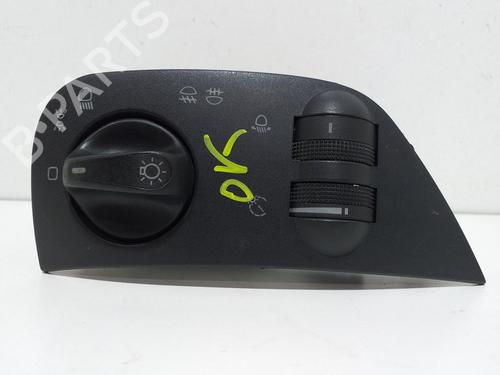 Used Headlight switch Headlight switch SEAT CORDOBA Vario (6K5) 1.9 TDI (90 hp) 13366667 13366667